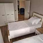 Royal Homes 403