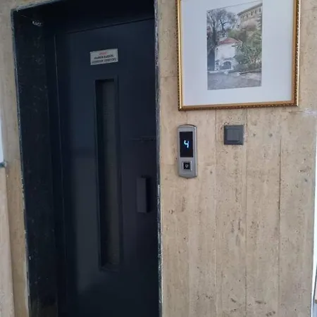 Royal Homes 403 Szálloda