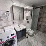 Royal Homes 403 Hotel